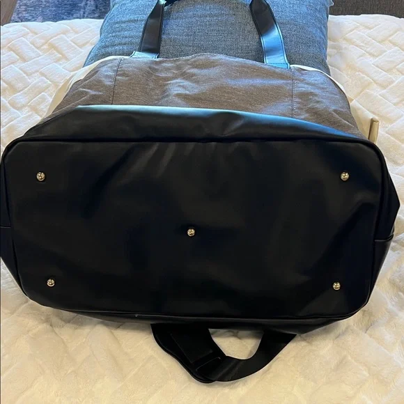 Lovevook Black, Gray and White Weekender Travel Bag - Picture 5 of 10